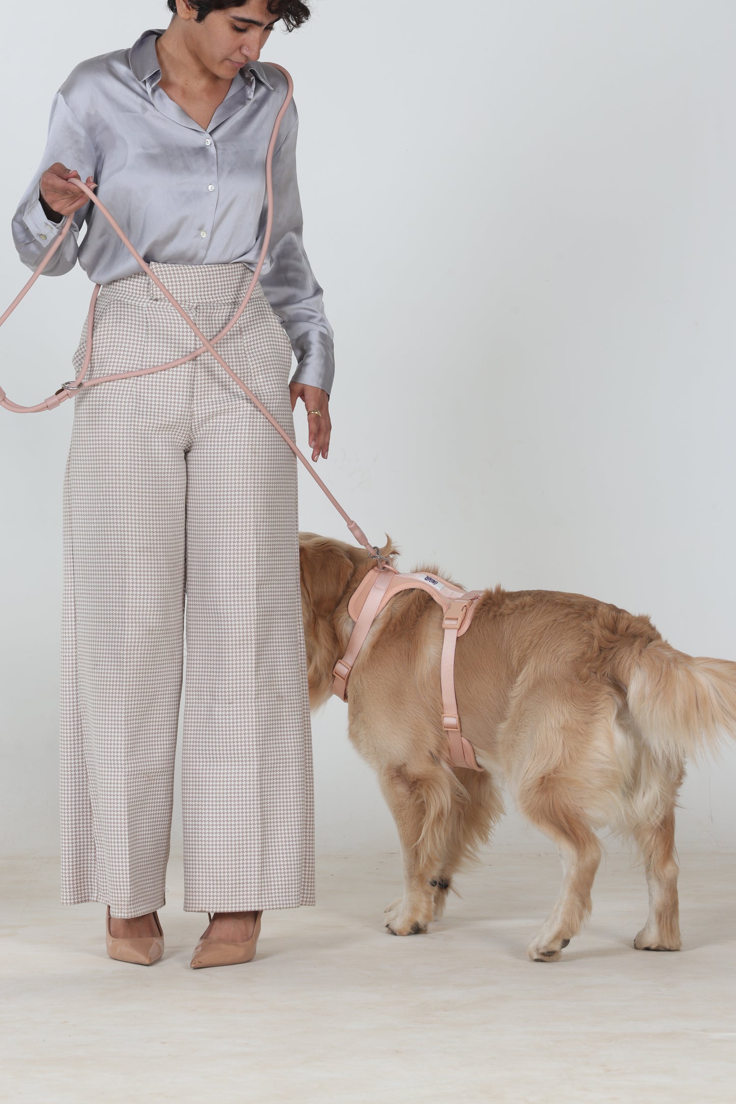 Klean Gypsy 8-in-1 Multipurpose Hands-Free Dog Leash - Stylish, Durable & Waterproof - Peach Perfect